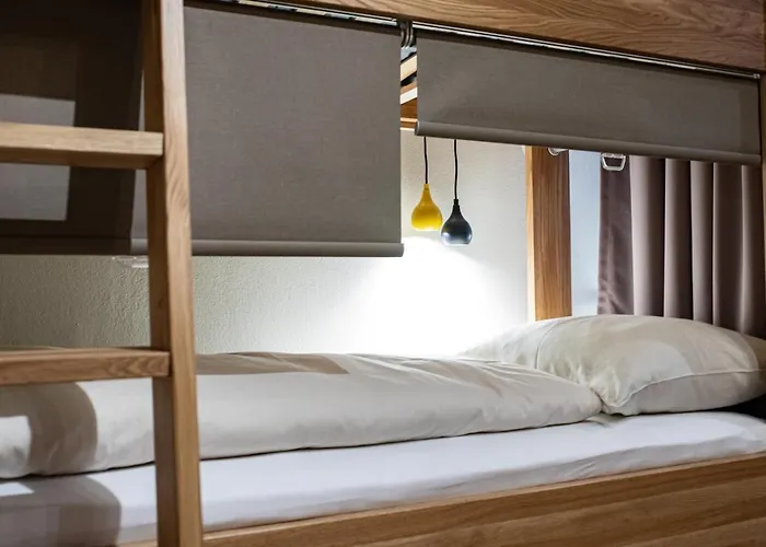 Hostal Safestay Centre *